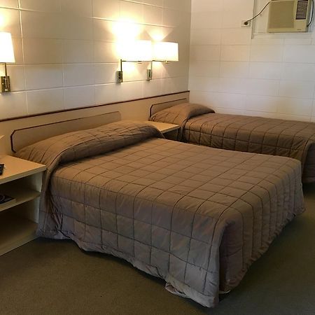 Cairns Motor Inn ภายนอก รูปภาพ