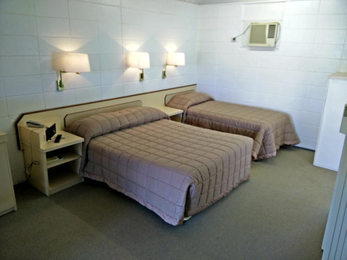 Cairns Motor Inn ภายนอก รูปภาพ
