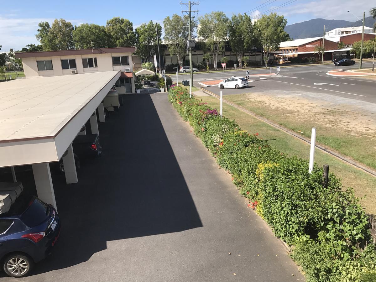 Cairns Motor Inn ภายนอก รูปภาพ